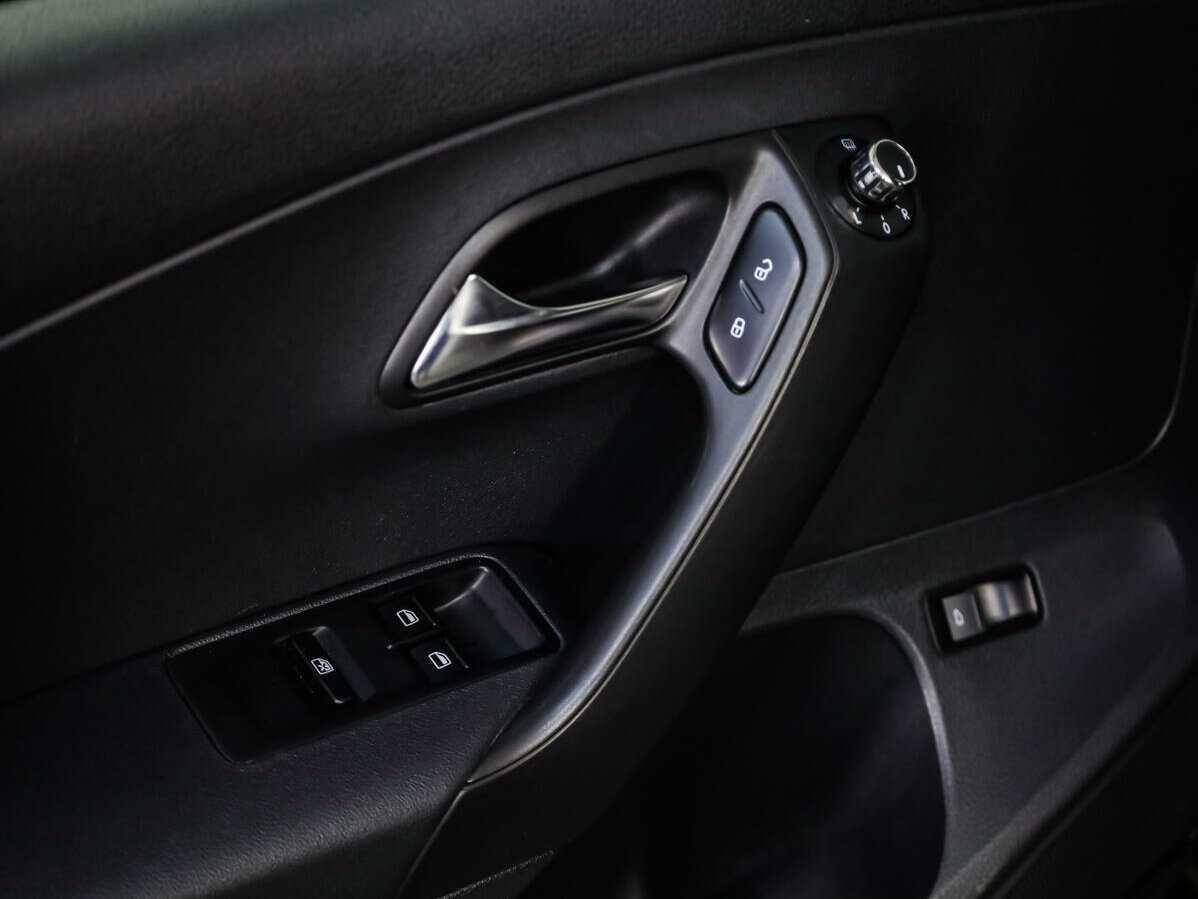 Volkswagen Polo, 2016 Фото №14