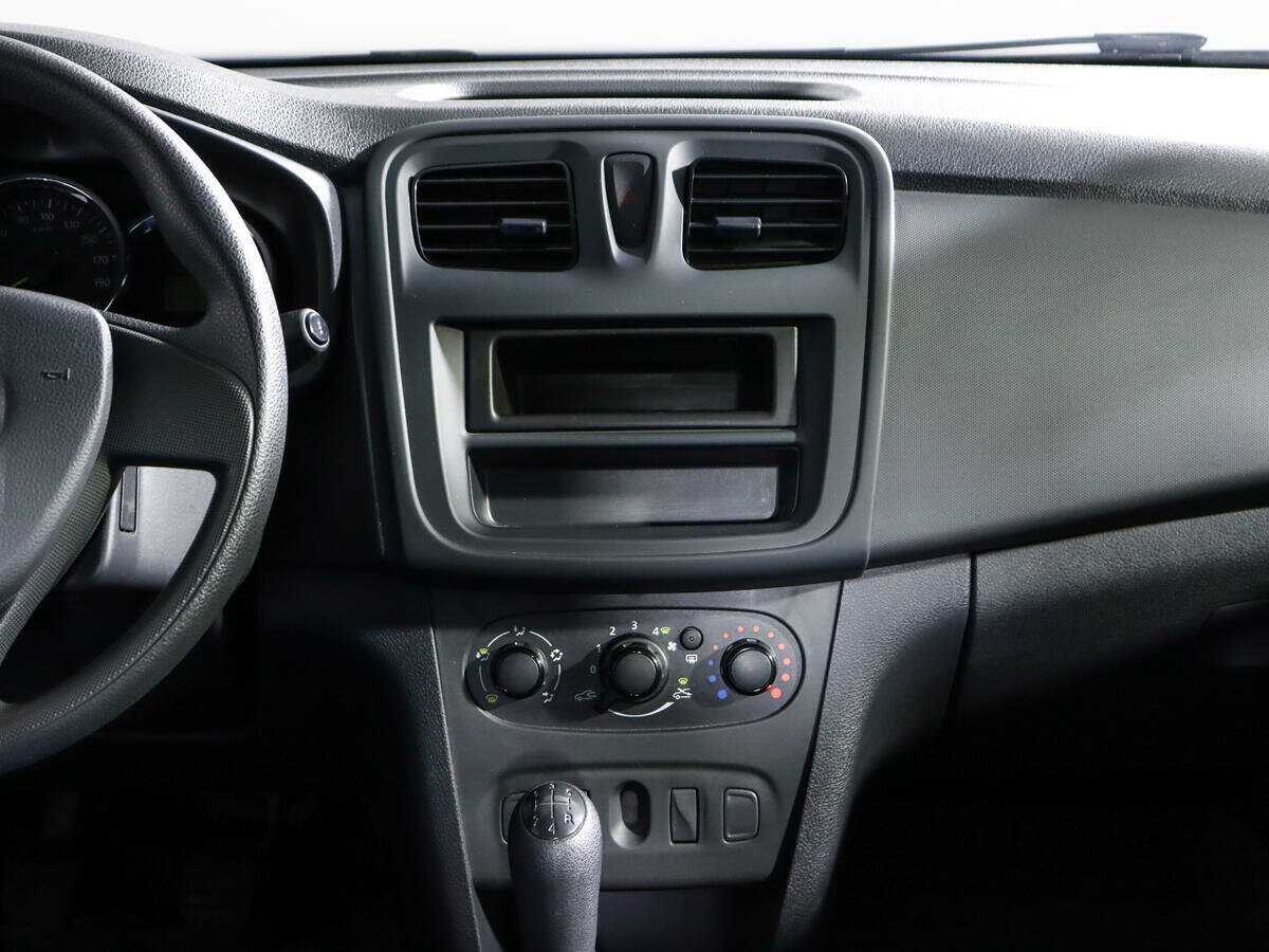 Renault Logan, 2018 Фото №13