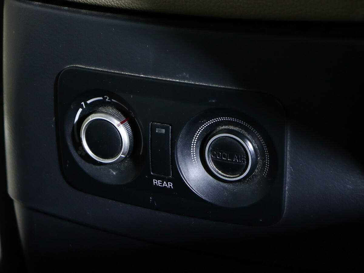 Mitsubishi Pajero, 2017 Фото №16