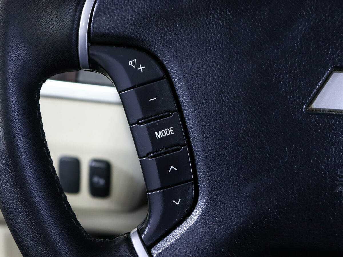 Mitsubishi Pajero, 2017 Фото №19