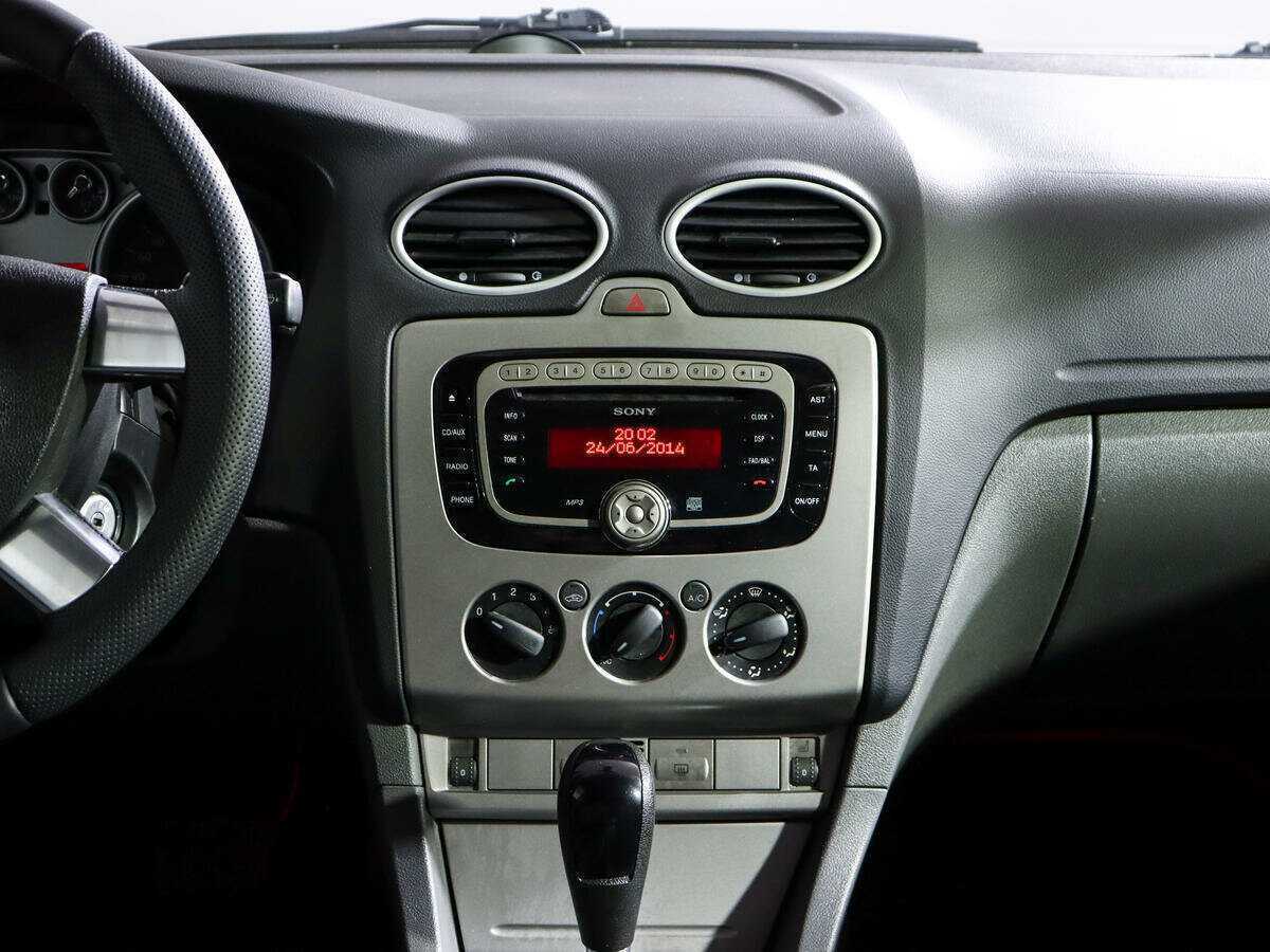 Ford Focus, 2010 Фото №10