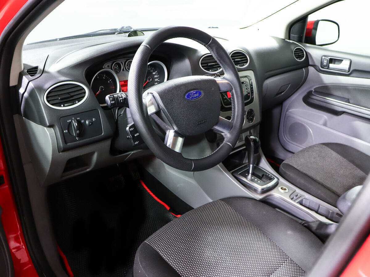 Ford Focus, 2010 Фото №11