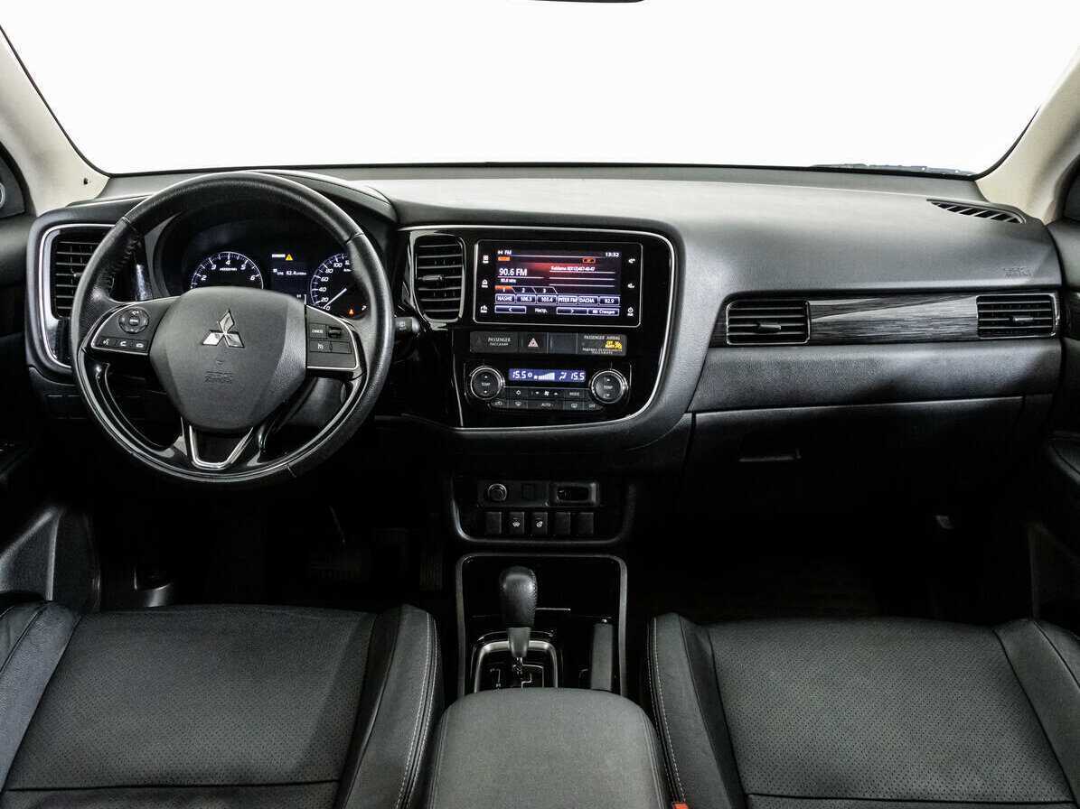 Mitsubishi Outlander, 2018 Фото №8