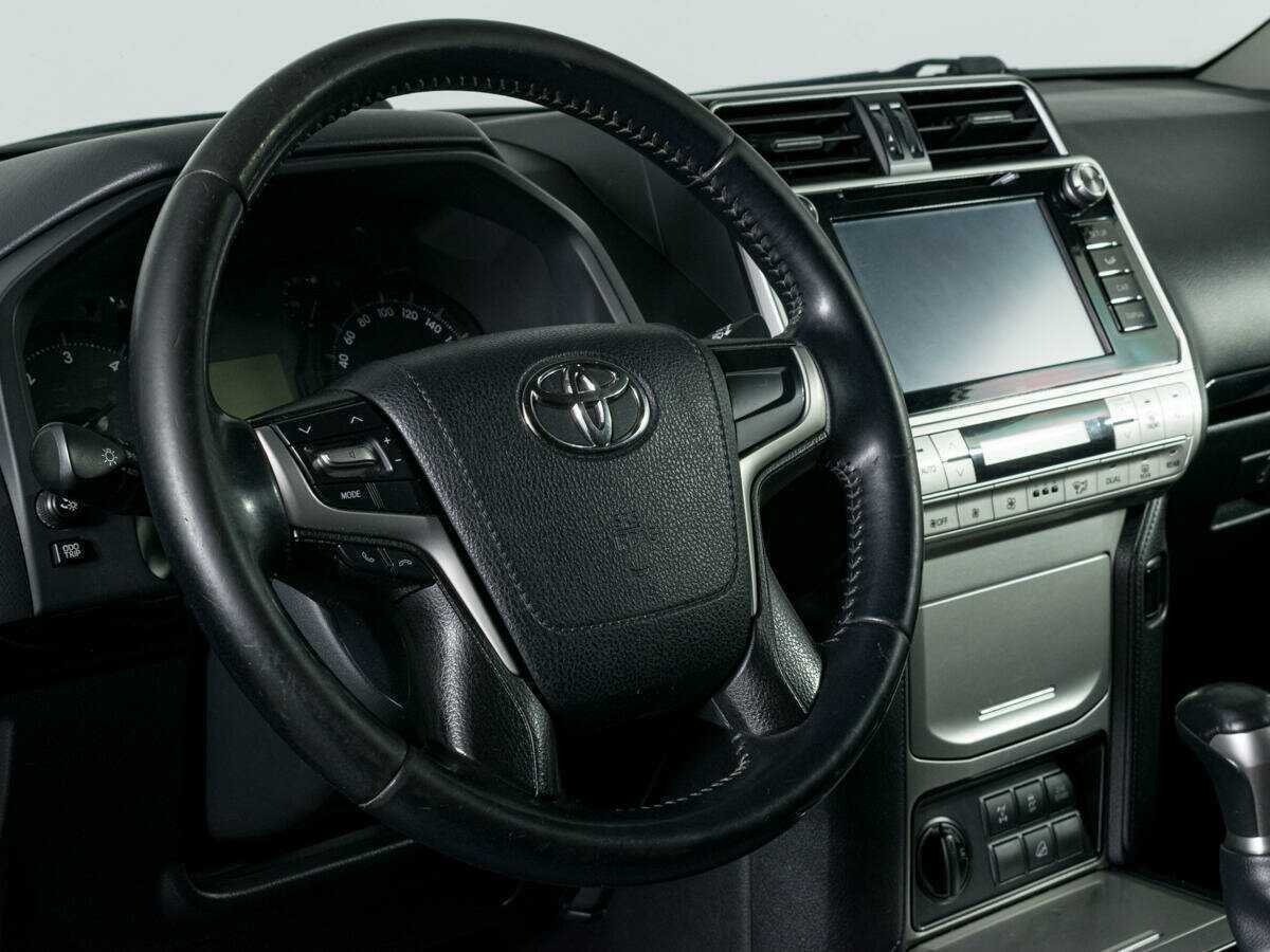 Toyota Land Cruiser Prado, 2018 Фото №8