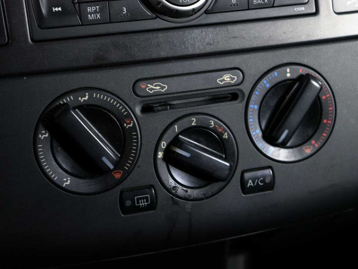 Nissan Tiida, 2007 Фото №14