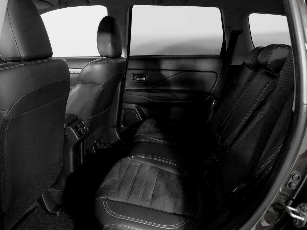 Mitsubishi Outlander, 2021 Фото №10