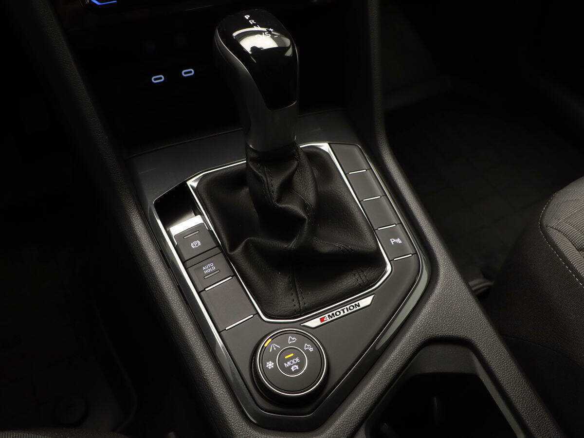 Volkswagen Tiguan, 2022 Фото №17