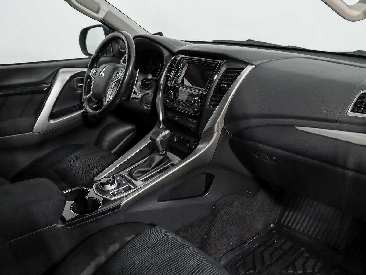 Mitsubishi Pajero Sport, 2017 Фото №13