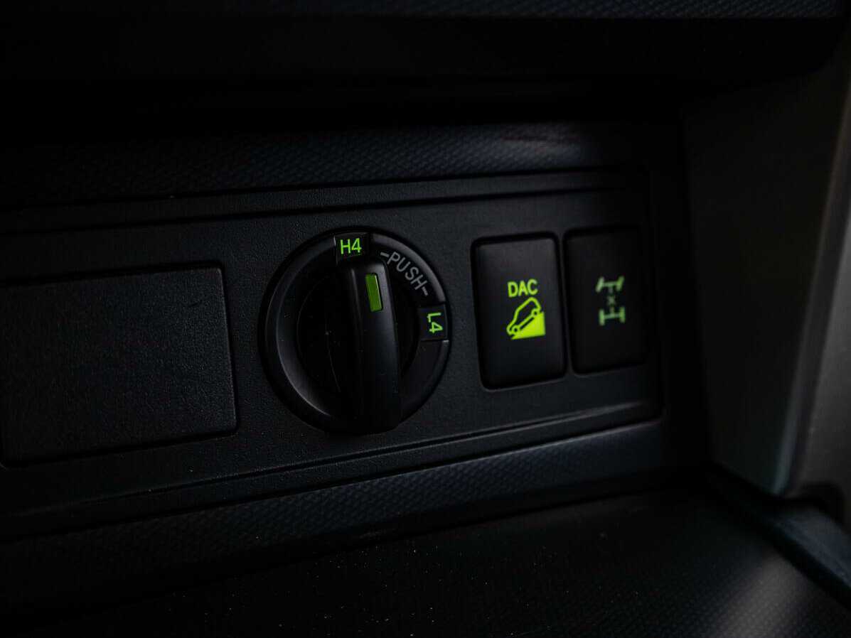 Toyota Land Cruiser Prado, 2010 Фото №16