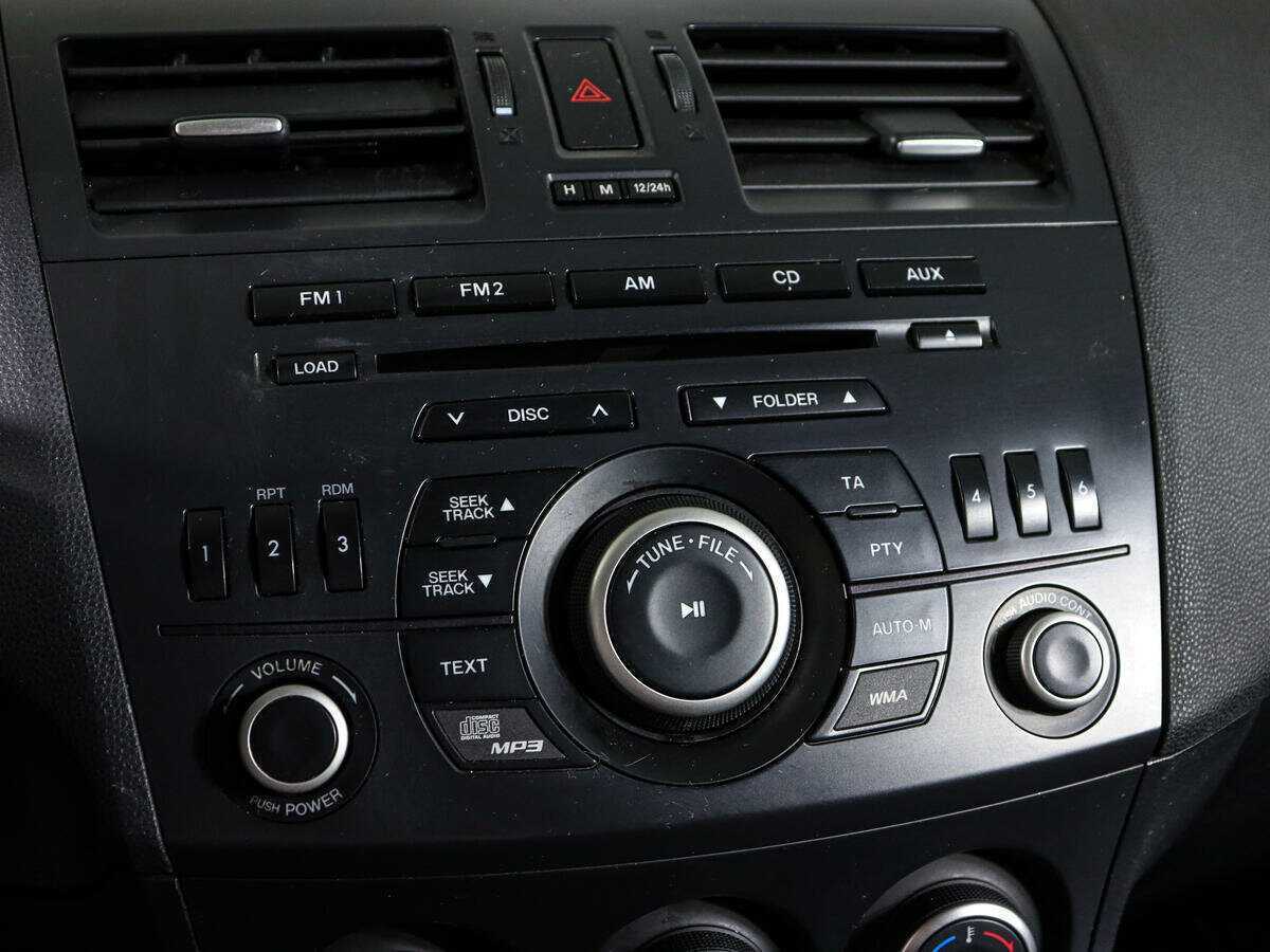 Mazda 3, 2012 Фото №17