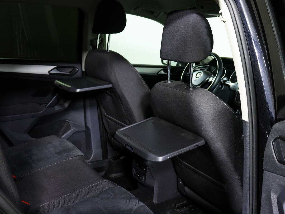 Volkswagen Tiguan, 2018 Фото №15