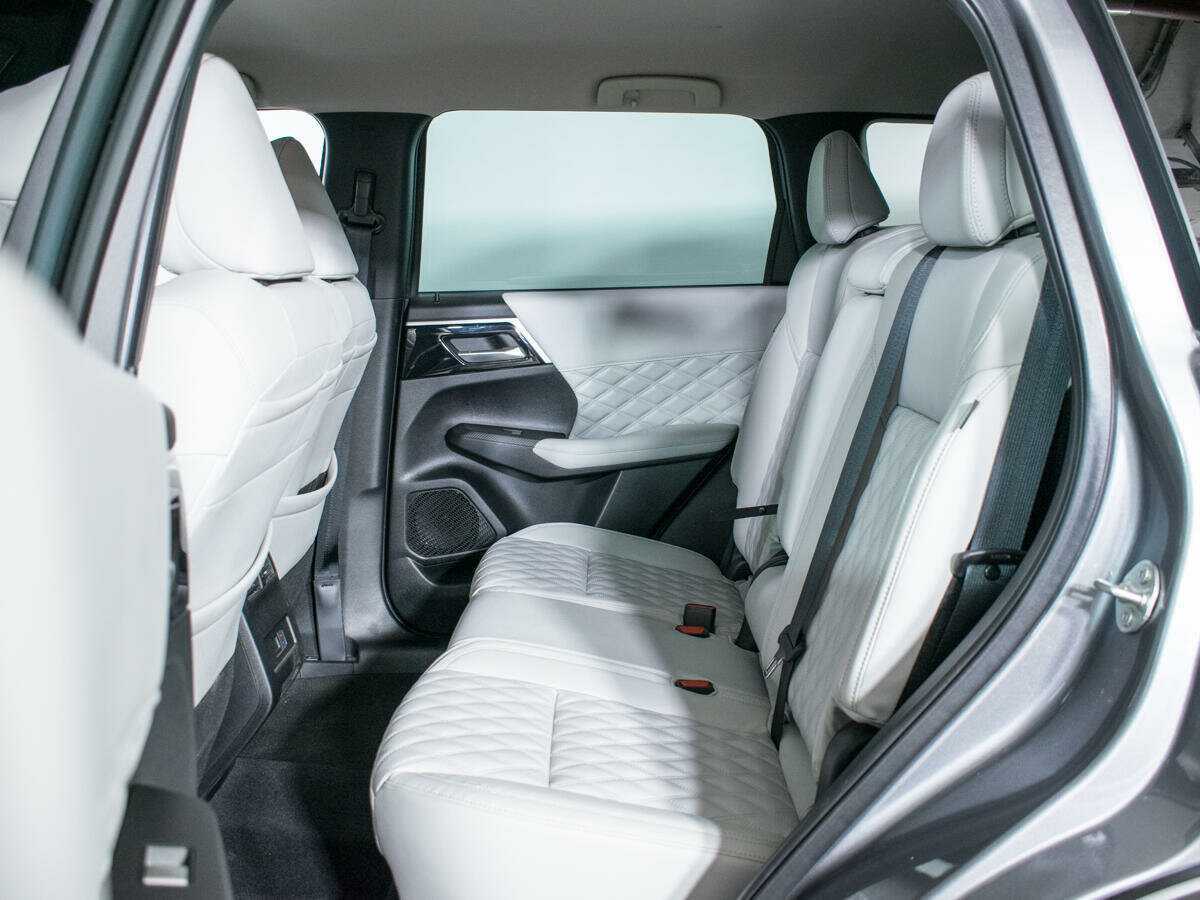 Mitsubishi Outlander, 2022 Фото №10