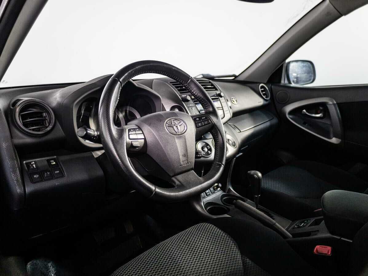 Toyota RAV4, 2011 Фото №10