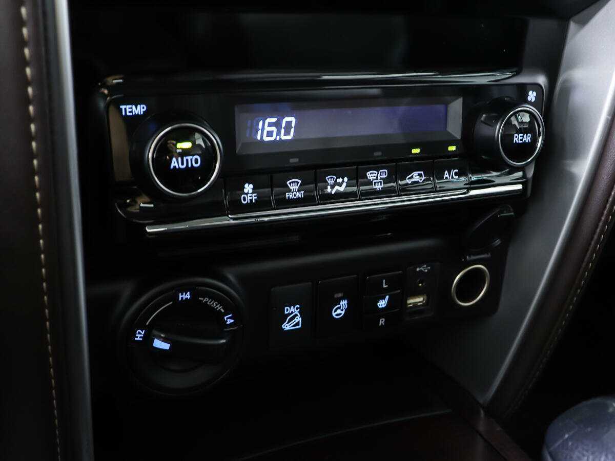 Toyota Fortuner, 2018 Фото №17