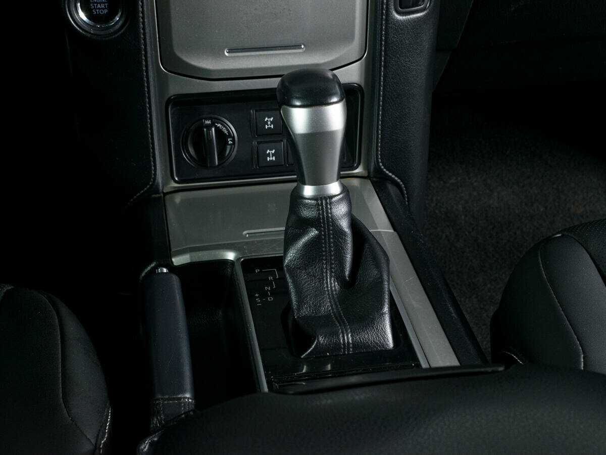 Toyota Land Cruiser Prado, 2018 Фото №19