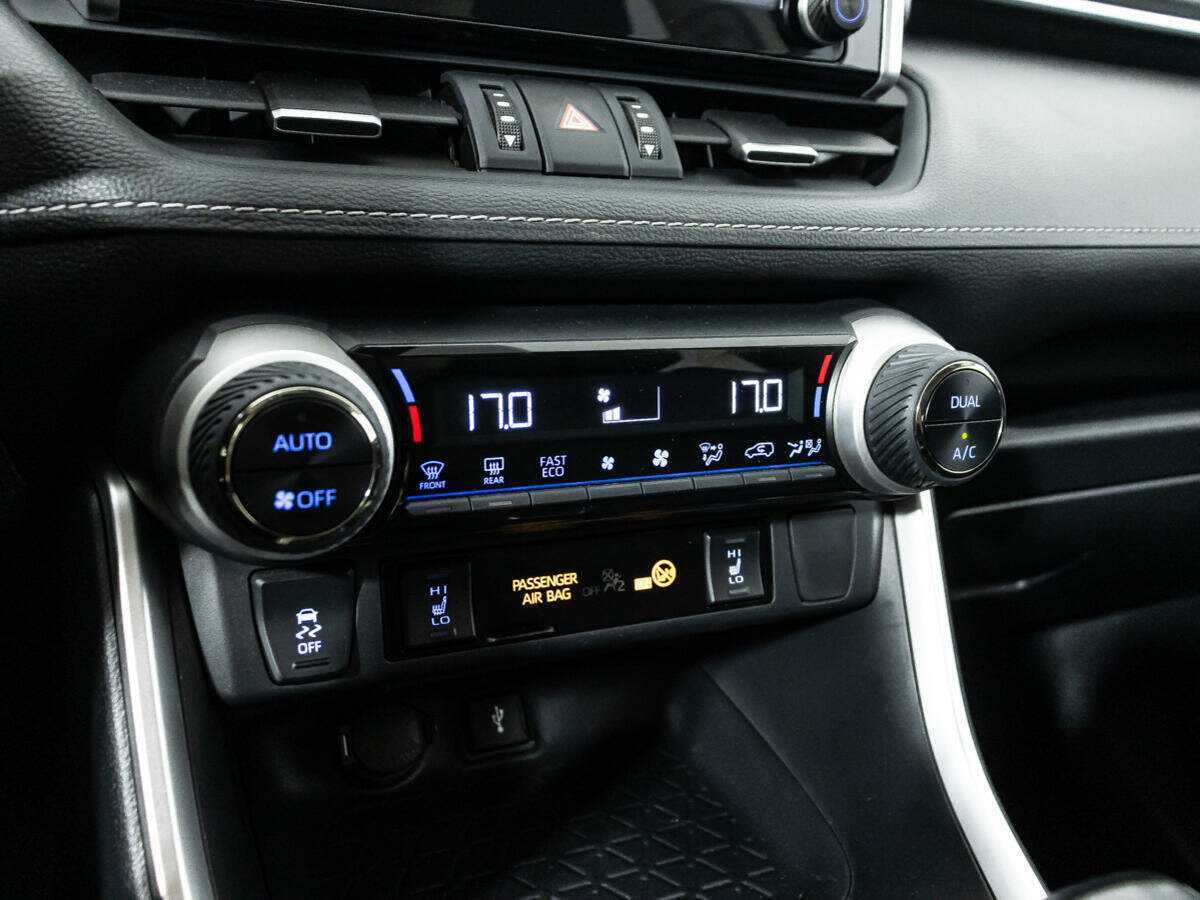 Toyota RAV4, 2022 Фото №17