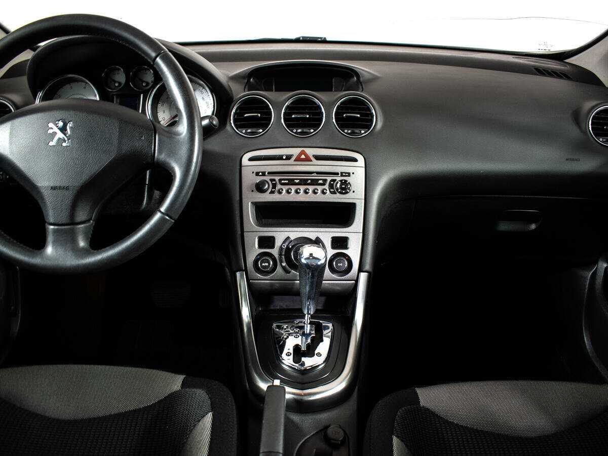 Peugeot 308, 2010 Фото №11