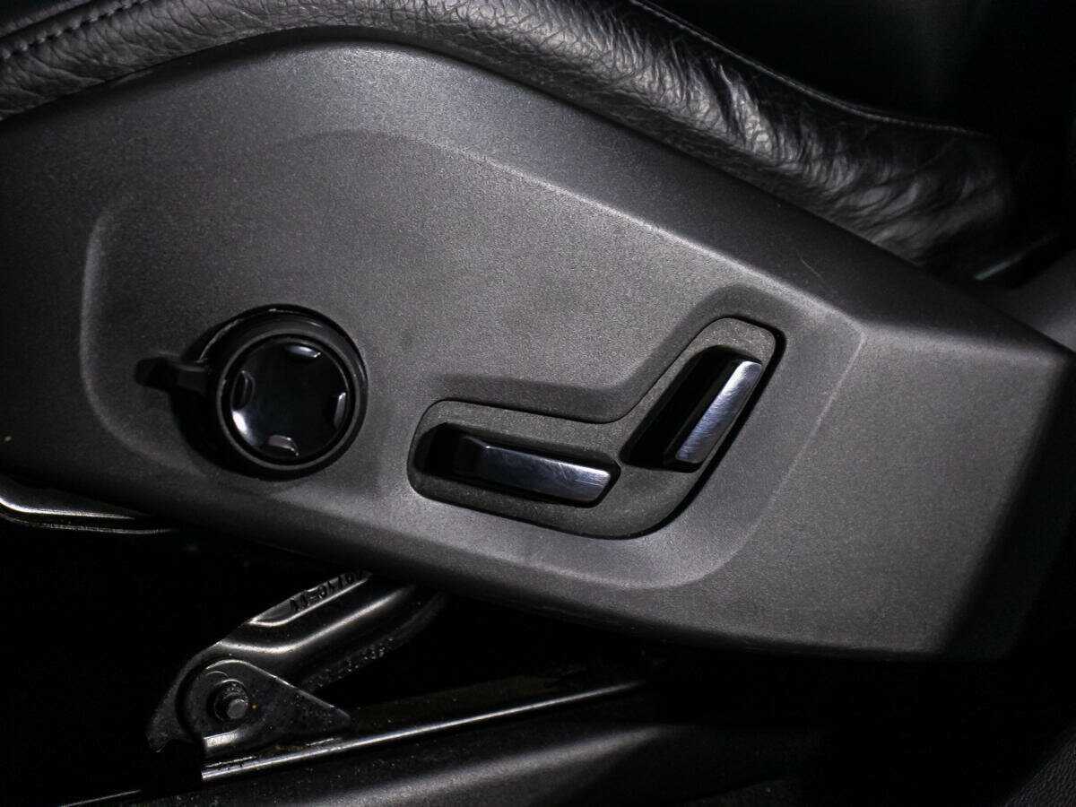 Volvo XC60, 2019 Фото №16