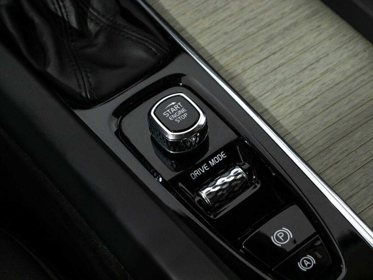 Volvo XC60, 2019 Фото №18