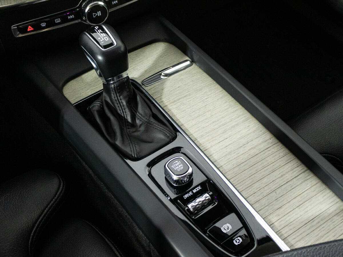 Volvo XC60, 2019 Фото №19