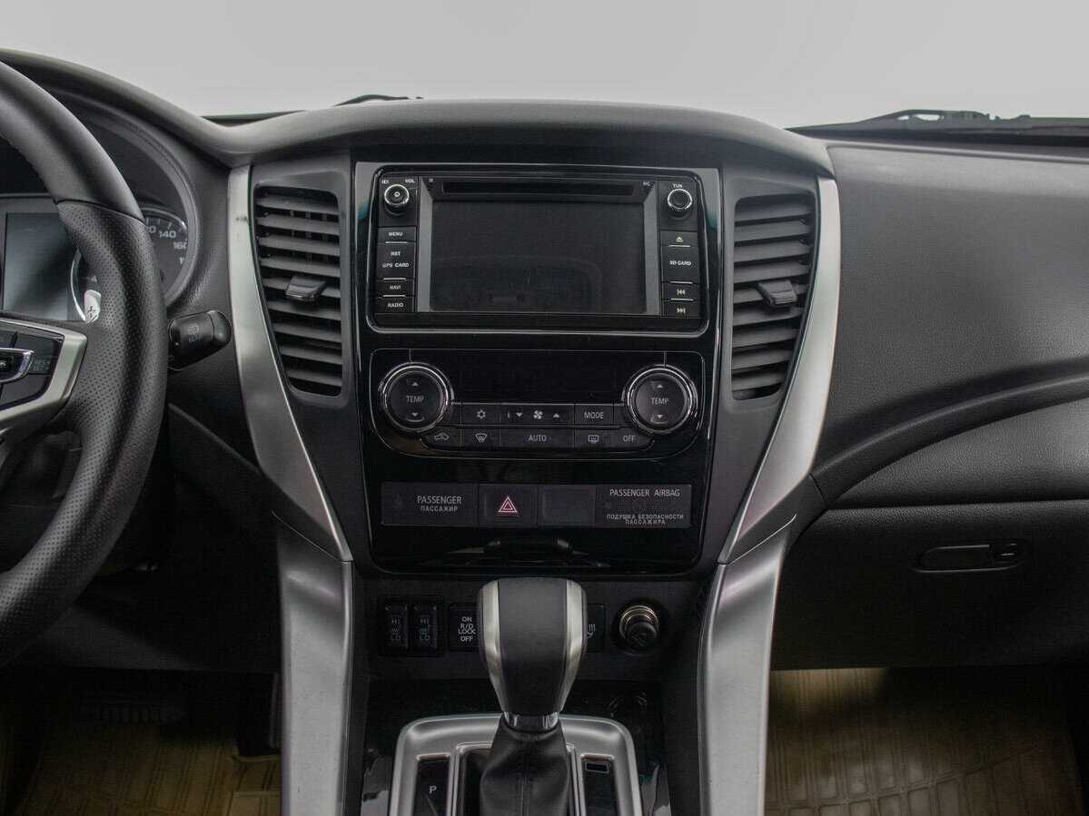 Mitsubishi Pajero Sport, 2017 Фото №15