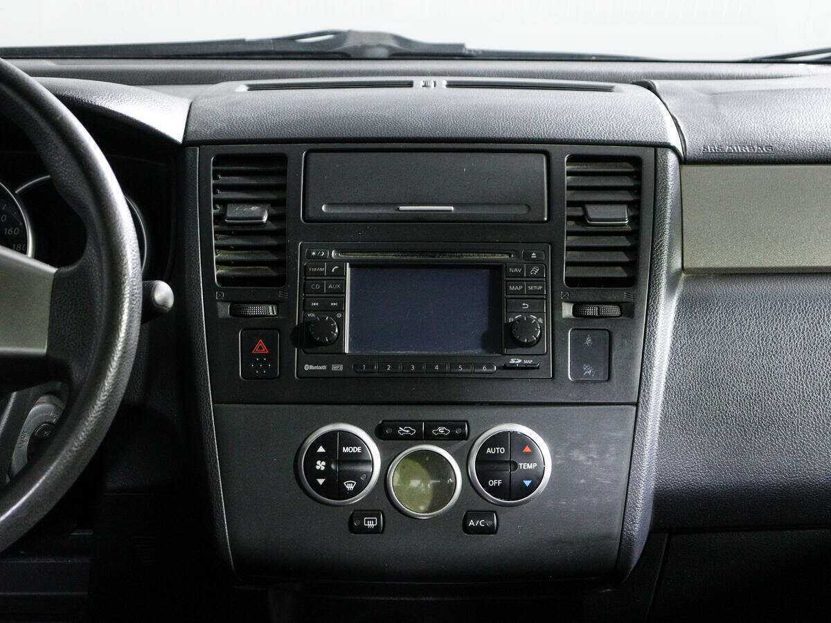 Nissan Tiida, 2011 Фото №13