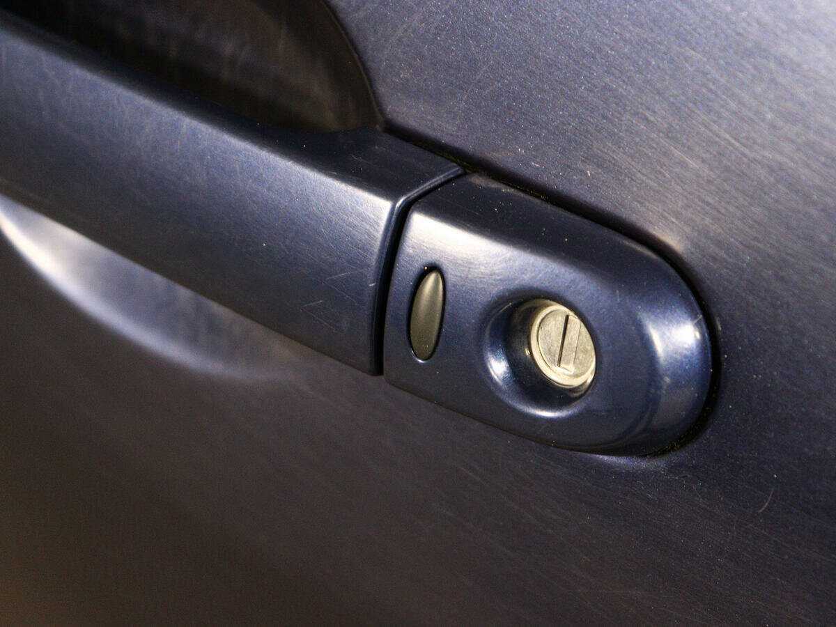 Nissan Tiida, 2011 Фото №15