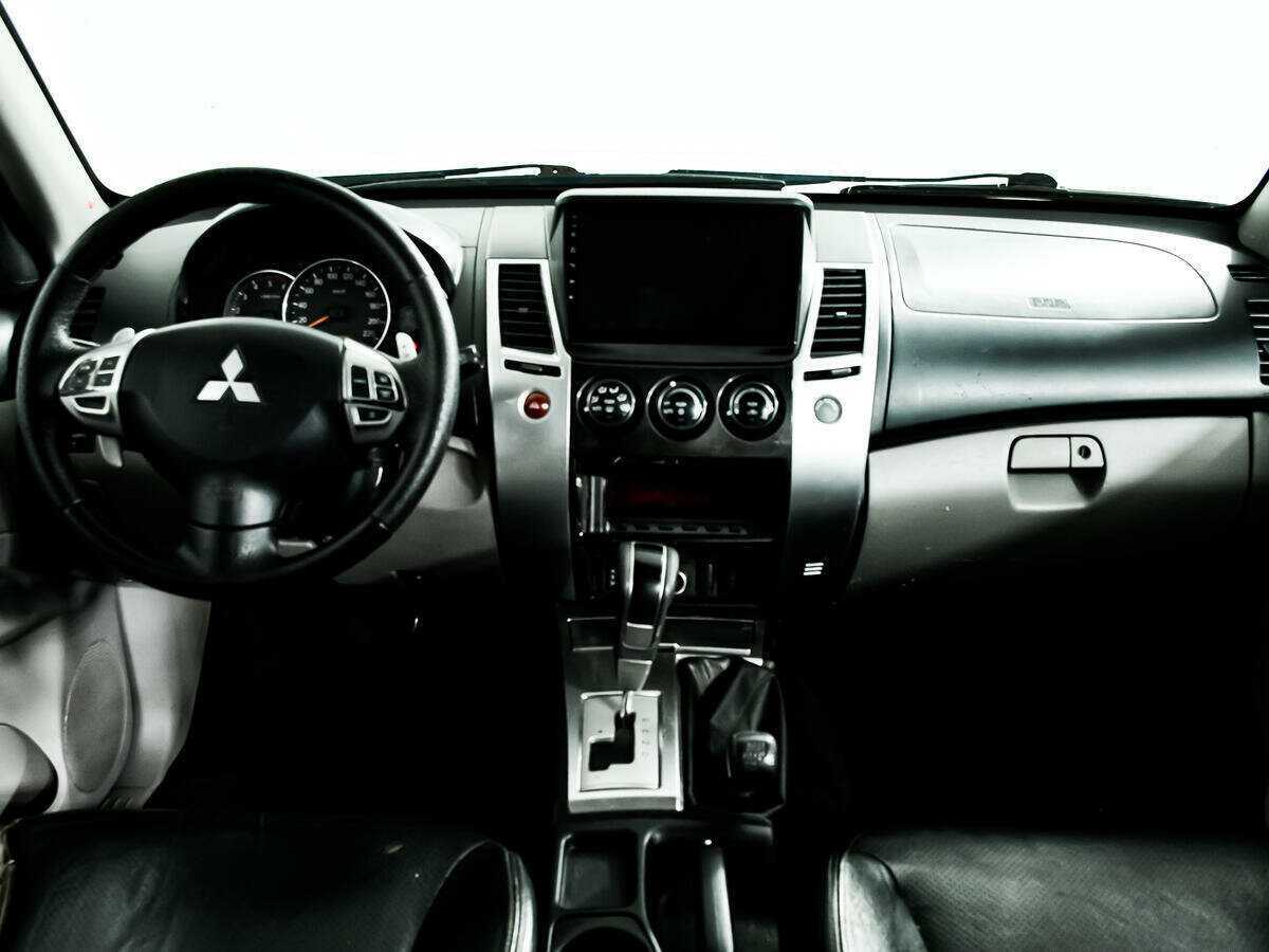 Mitsubishi Pajero Sport, 2010 Фото №11