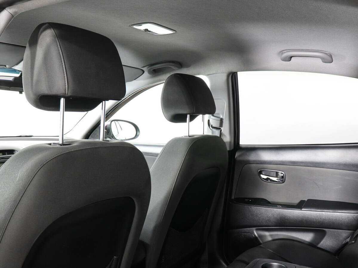 Hyundai Elantra, 2010 Фото №11