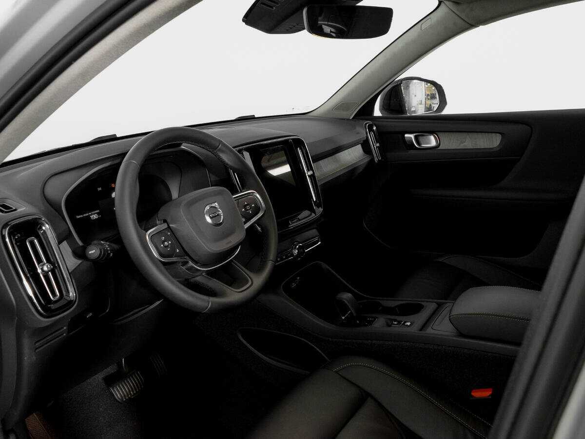 Volvo XC40, 2023 Фото №13