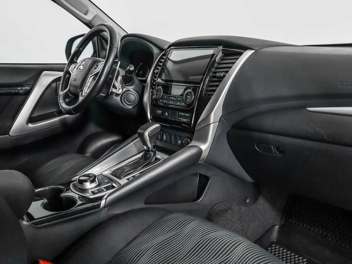 Mitsubishi Pajero Sport, 2020 Фото №12