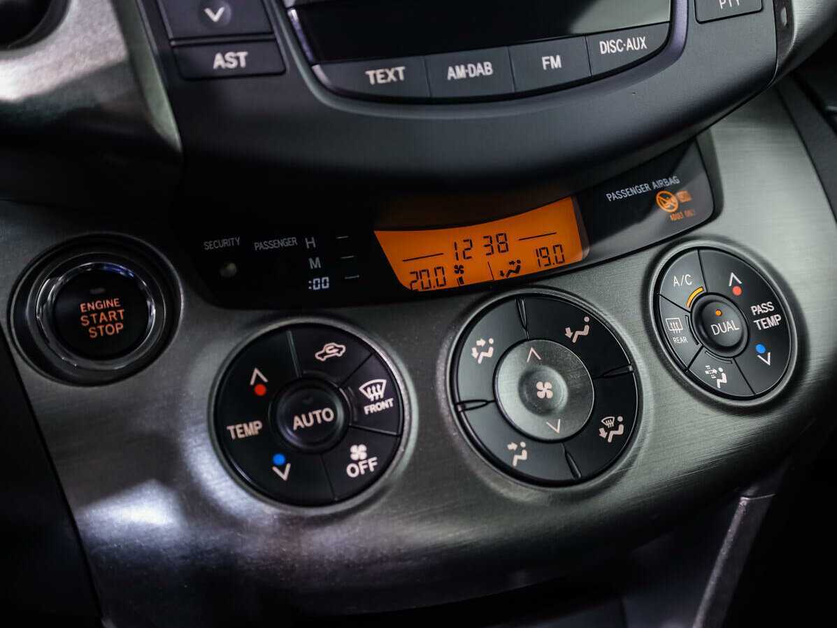 Toyota RAV4, 2011 Фото №13