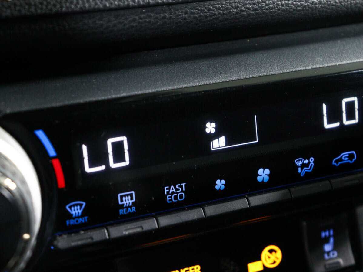 Toyota RAV4, 2020 Фото №21