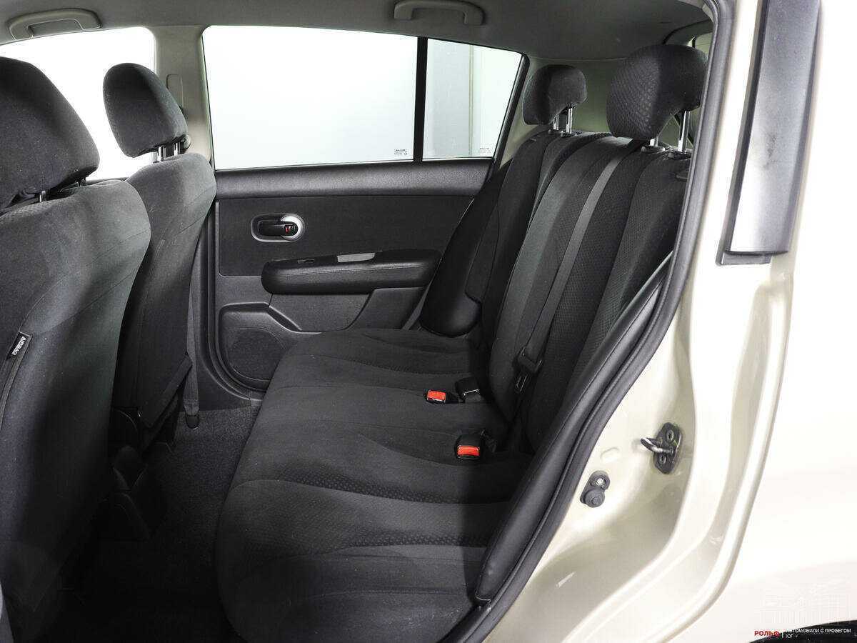 Nissan Tiida, 2011 Фото №9