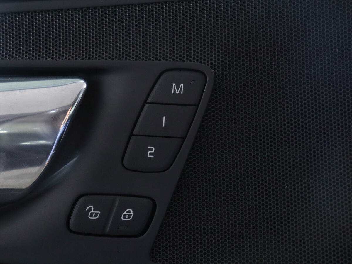 Volvo XC60, 2018 Фото №13