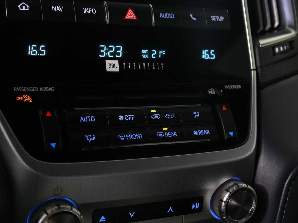 Toyota Land Cruiser, 2019 Фото №18