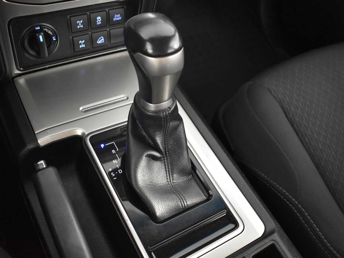 Toyota Land Cruiser Prado, 2018 Фото №17
