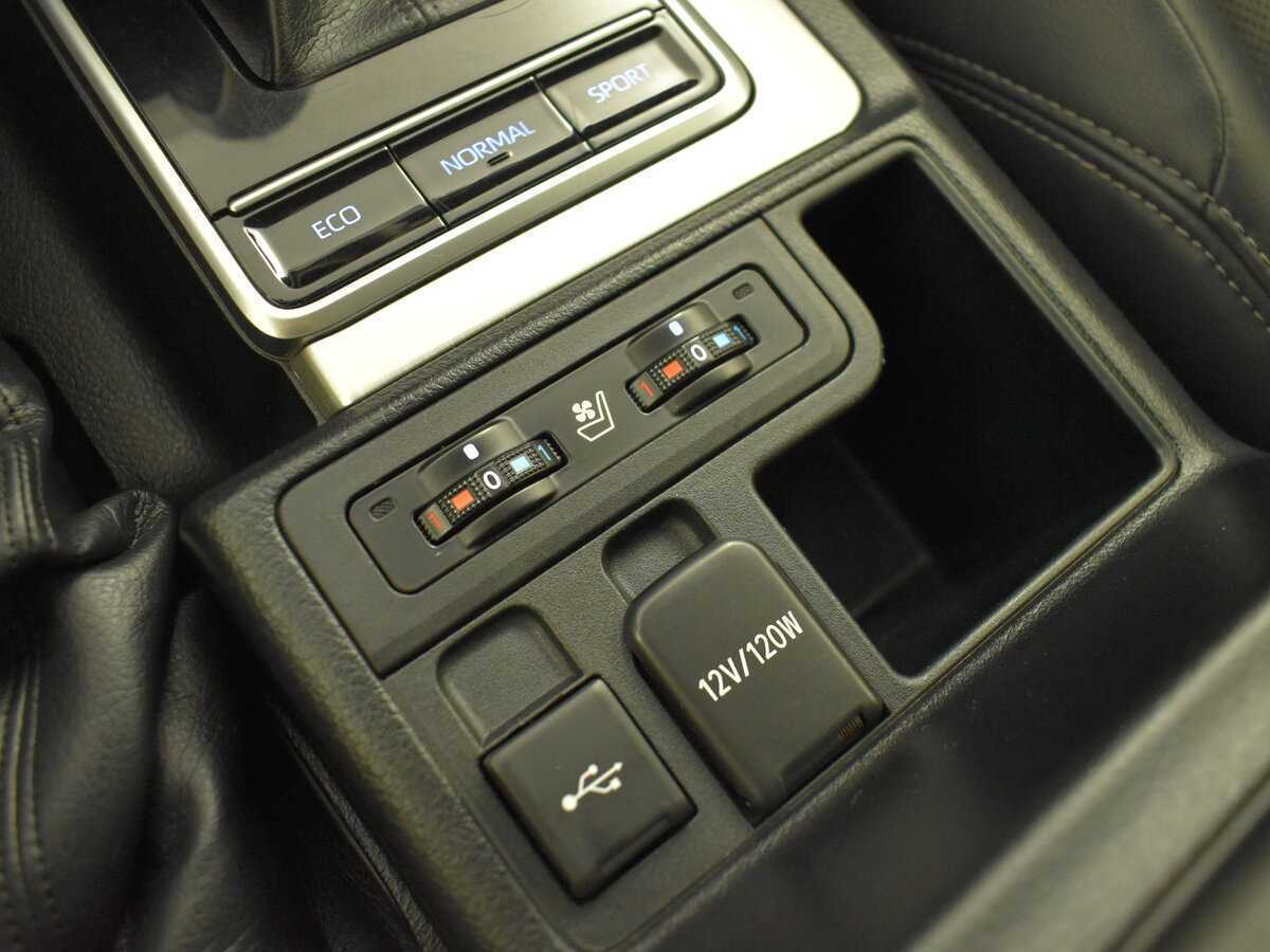 Toyota Land Cruiser Prado, 2020 Фото №16