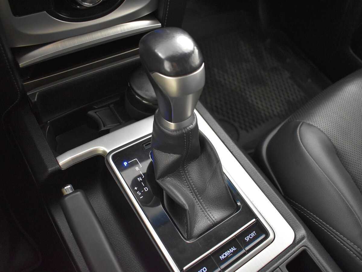 Toyota Land Cruiser Prado, 2020 Фото №19