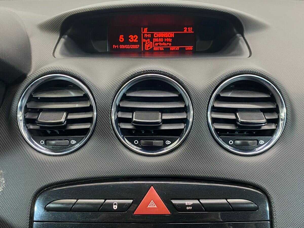 Peugeot 308, 2011 Фото №14