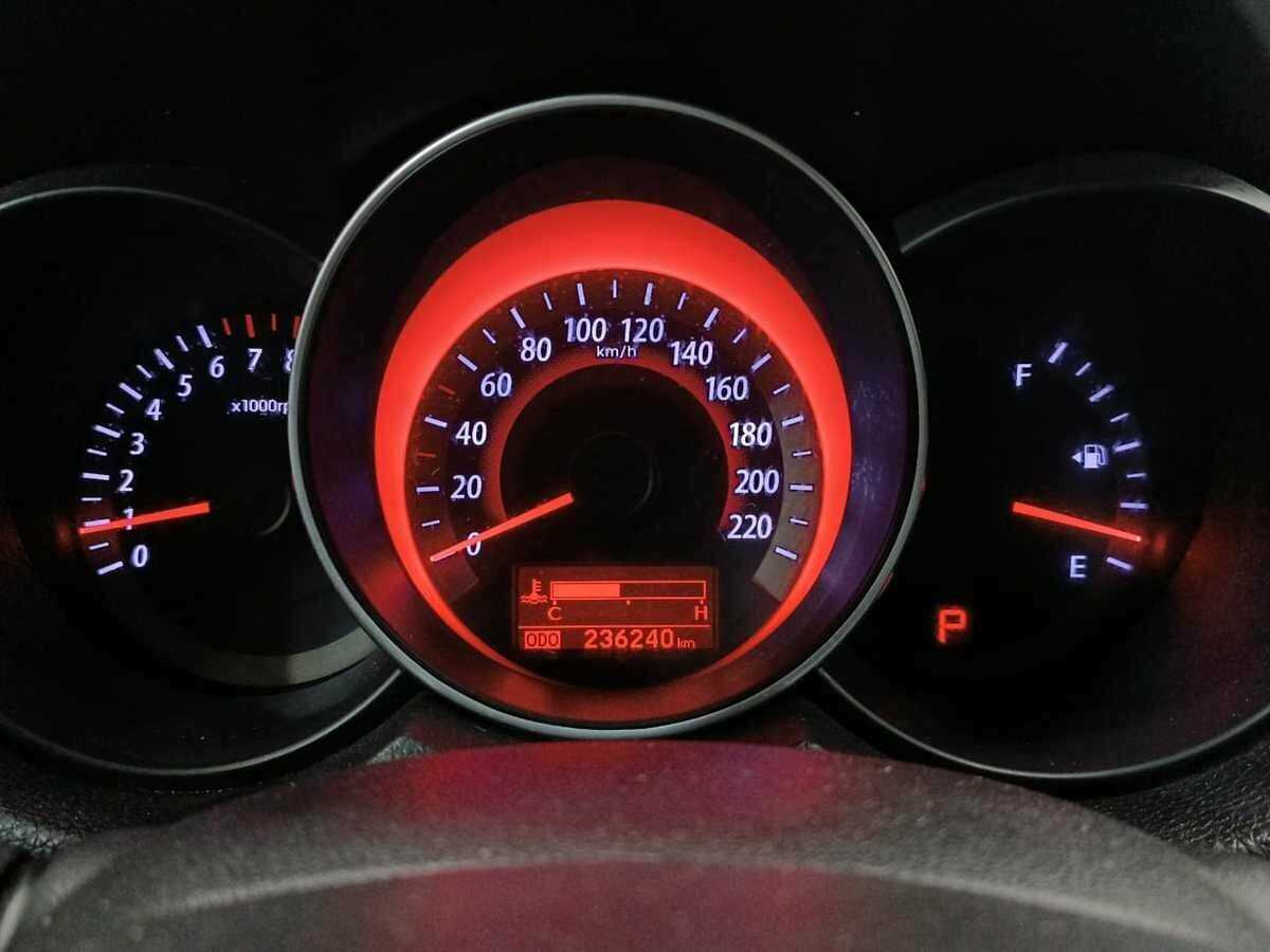 Kia Cerato, 2011 Фото №12