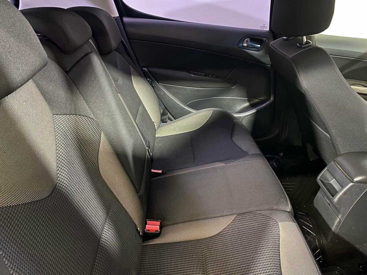 Peugeot 308, 2011 Фото №11