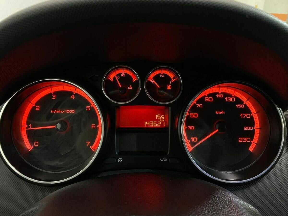 Peugeot 308, 2011 Фото №12