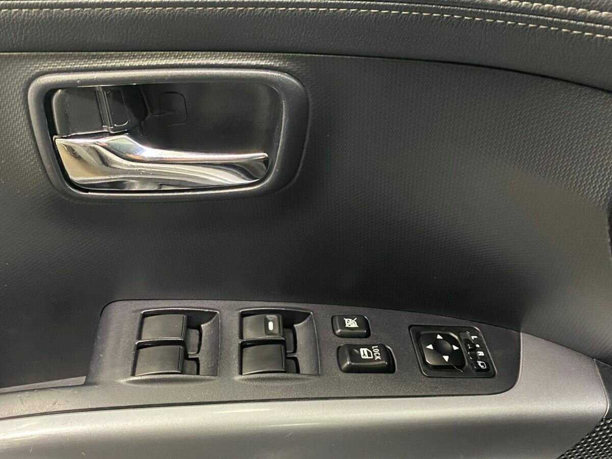 Mitsubishi Outlander, 2011 Фото №16