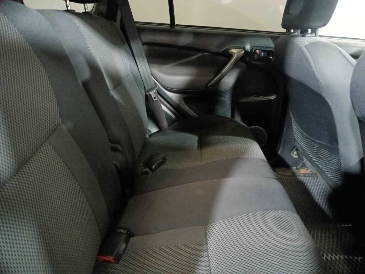 Toyota RAV4, 2005 Фото №11