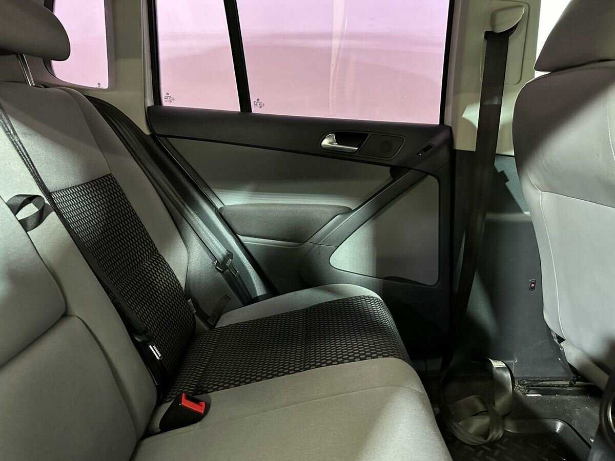 Volkswagen Tiguan, 2010 Фото №11