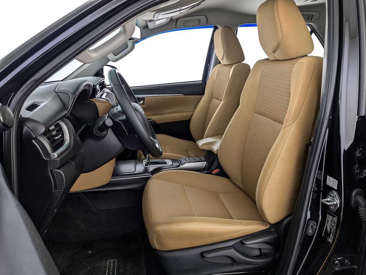 Toyota Fortuner, 2022 Фото №16