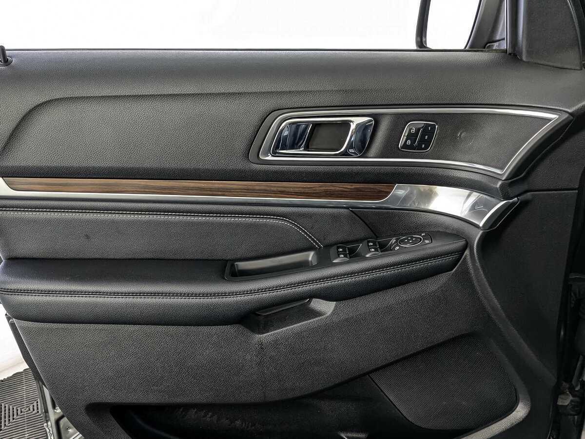Ford Explorer, 2017 Фото №14