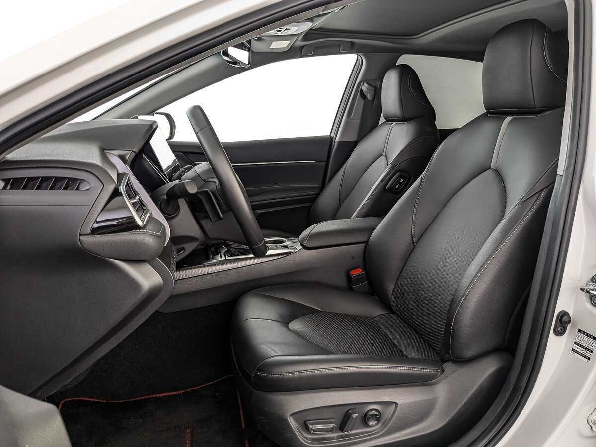 Toyota Camry, 2023 Фото №16