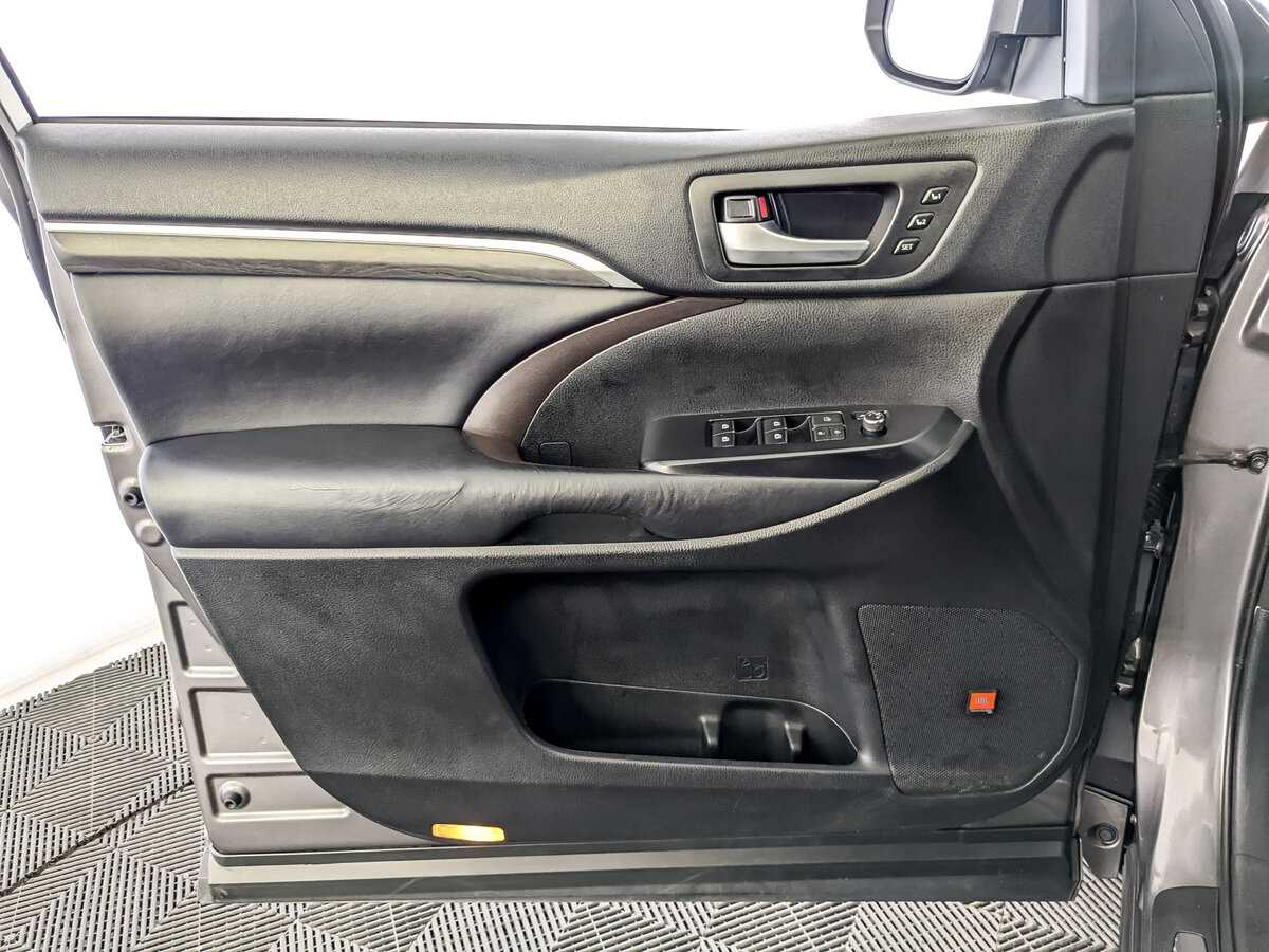 Toyota Highlander, 2018 Фото №15